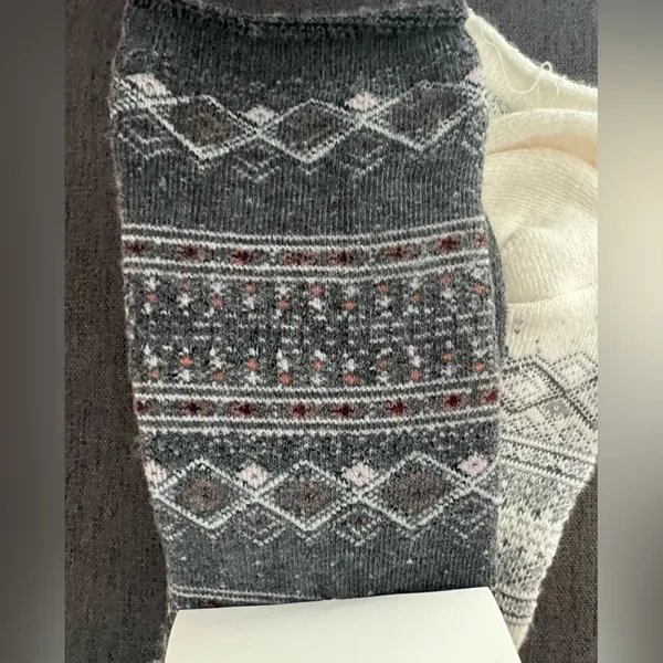 Socks All in Motion Heavyweight Fair Isles Crew + Northeast outfitter cozy cabin - Image 4