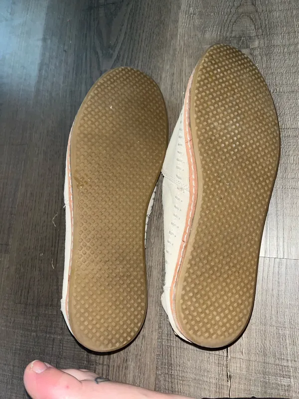 Cream Suede Toms Slip On Flats – Classic Everyday Neutral – Size 8 - Image 2