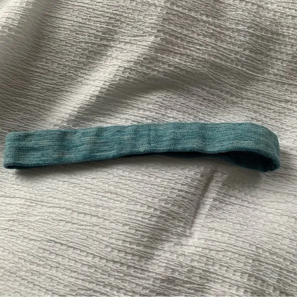Turquoise lululemon headband - Image 3