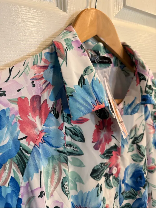 Pretty Garden Button-Front Floral Midi Dress in Blue & Pink - Image 3
