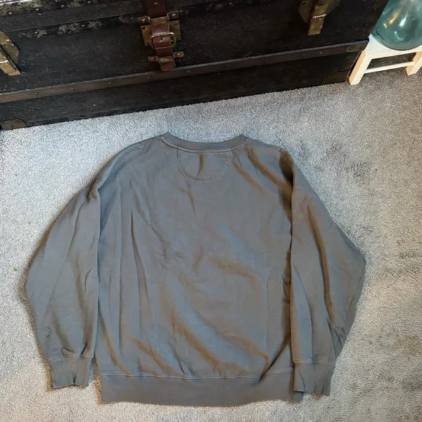 American Eagle Outfitters Crewneck - Image 4