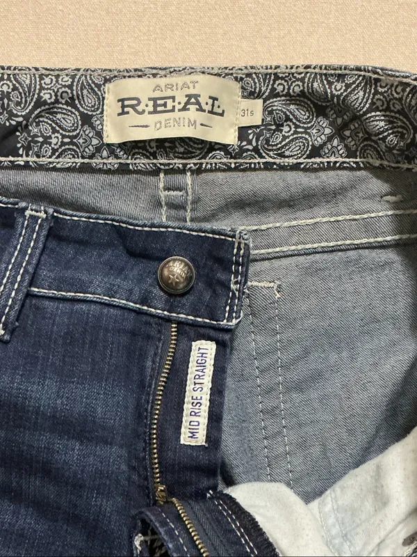 Ariat Dark Indigo Bootcut Jeans with Contrast Pocket Stitching - Image 3