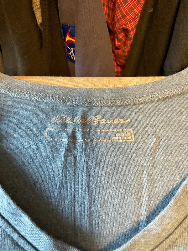 Eddie Bauer Slate blue V-neck tee - Image 5