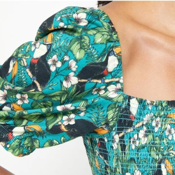 Like New Anthro Dolan Toucan Print Smocked Puff Sleeve Top Size Small - Image 2