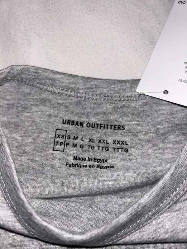 tee - Image 3