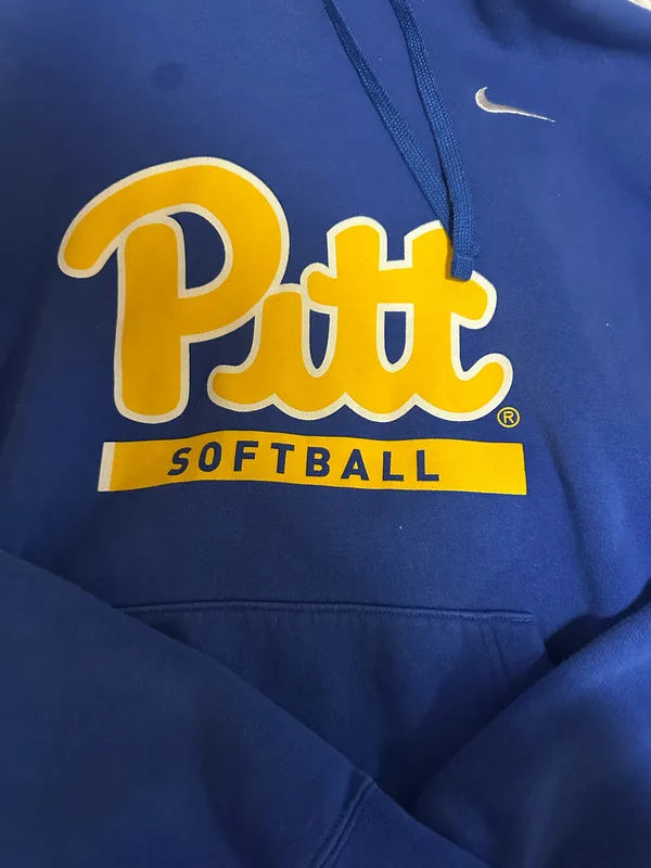 Pitt softball Nike sweatshirt  - Image 2