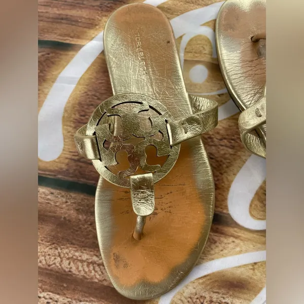 Tory Burch Gold Sandals Elegant Design - Image 7