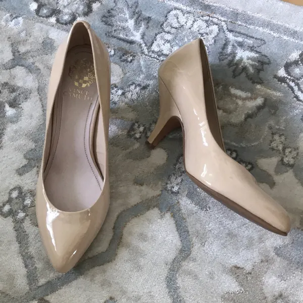 Vince Camuto Nude Patent Leather Heels Size 9 - Image 7