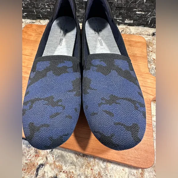 Clarks Size 10 Carly Navy Camo Knit Dream Loafer - Image 5
