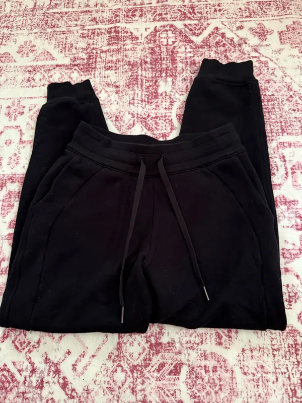 Lululemon Everyday Joggers - Image 6