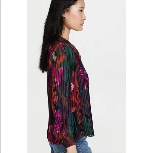 NEW Farm Rio Women’s Bird Flowers Pleated Shirt Multicolor - Image 6