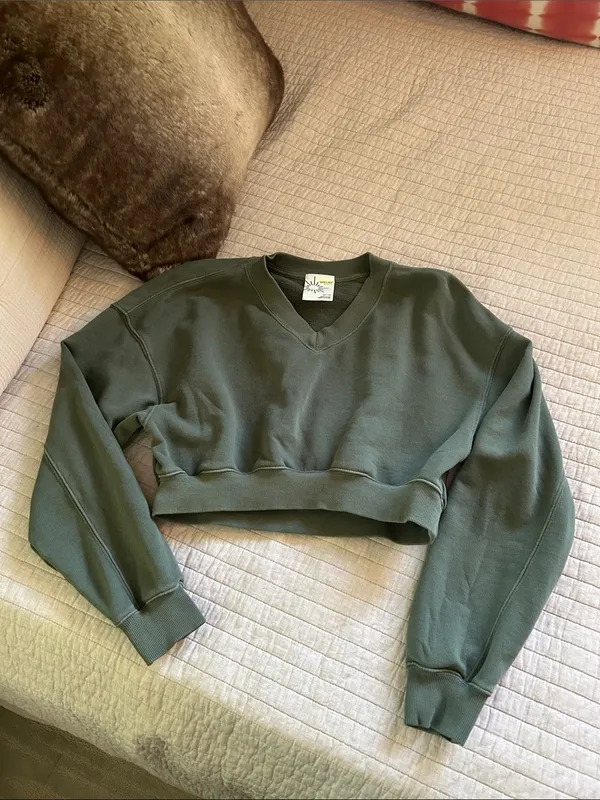 OFFLINE By Aerie Throw-Back green Cropped V Neck Sweatshirt XS oversized - Image 2