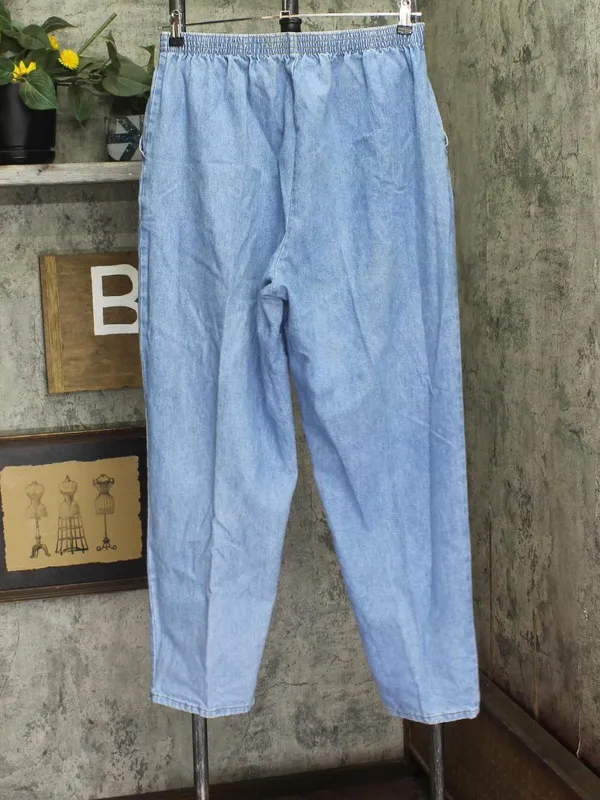 Vanity Fair Pull-On Elastic Waist Denim Jeans with Pockets Chambray Blue 18W Reg - Image 2