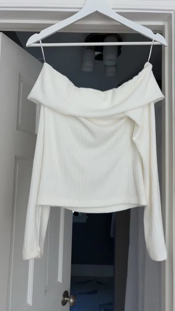 La Blanca white off the shoulder top, size M - Image 3