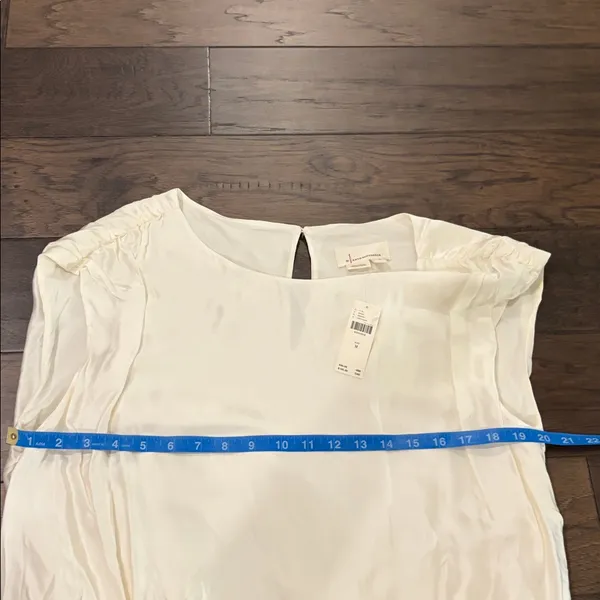 New With Tags By Anthropologie Silky Boatneck Blouse Sz M - Image 10