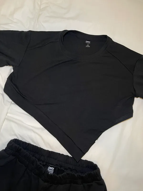 SheIn Dazy Asymmetrical Lounge Set - Image 4
