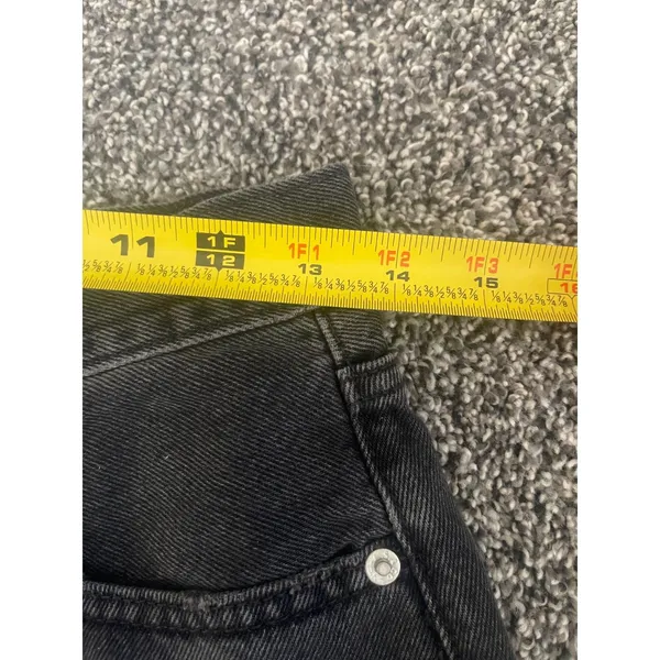 Levi's '94 Black Baggy mid-rise denim Shorts 26 - Image 6