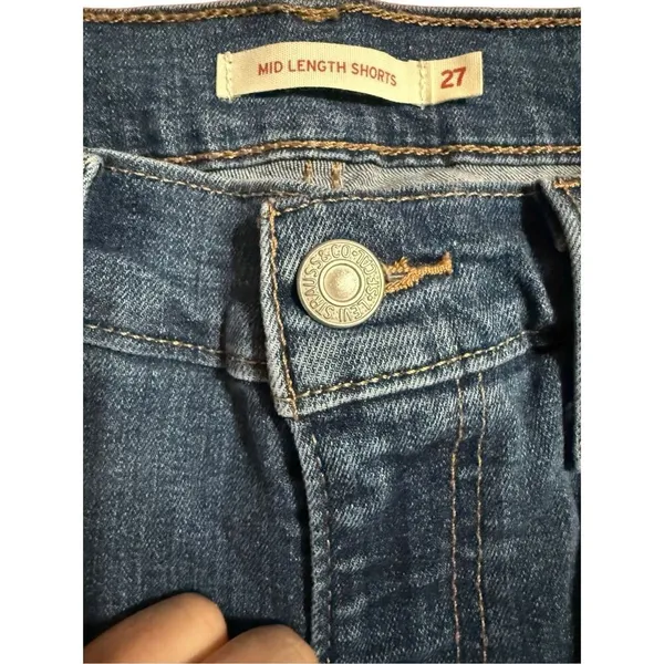 Levi’s‎ Mid Length Shorts Mid Rise 4” inseam Roll Tab Sz 27 - Image 3