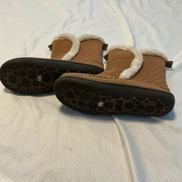 Warm Tan Quilted Boots Brown Size 11 - Image 3