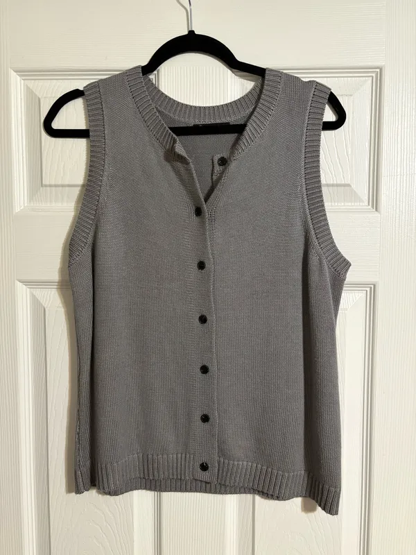 Oversized Grey sweater vest  - Image 2