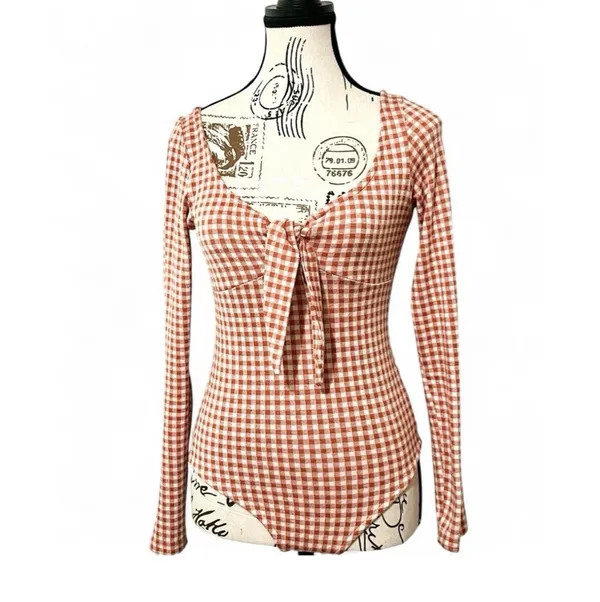Storia Red White Gingham Check Long Sleeve Bodysuit Front Tie Keyhole Bow Small - Image 5