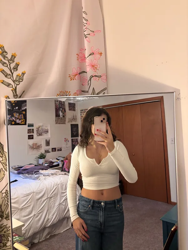 Garage White Cropped Long Sleeve - Image 3