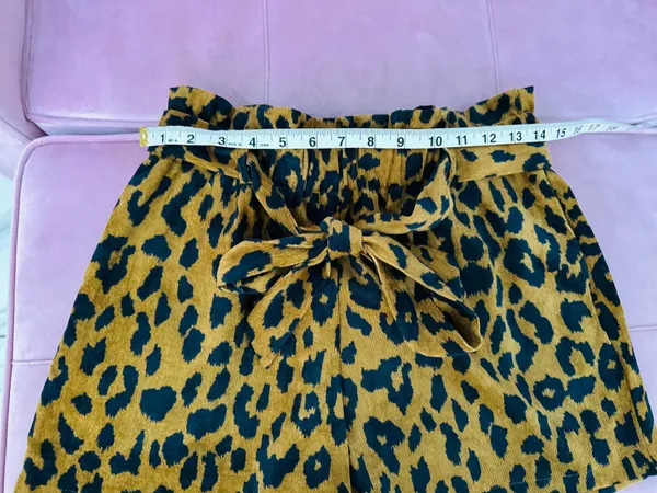 LA Corduroy Cheetah belted paper bag Shorts brown black Size Medium - Image 6