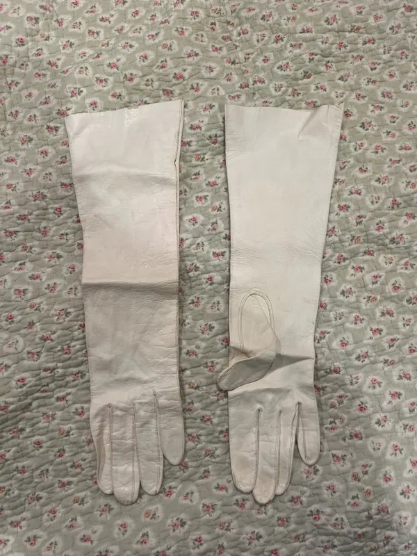 Vintage White Long Leather Women's Gloves - Image 2