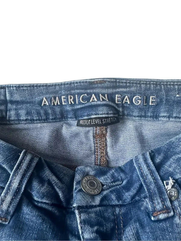 American Eagle distressed denim shorts Size - Image 2