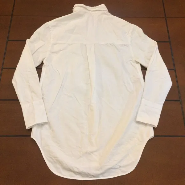 Kotn women’s white button up long sleeve small - Image 3
