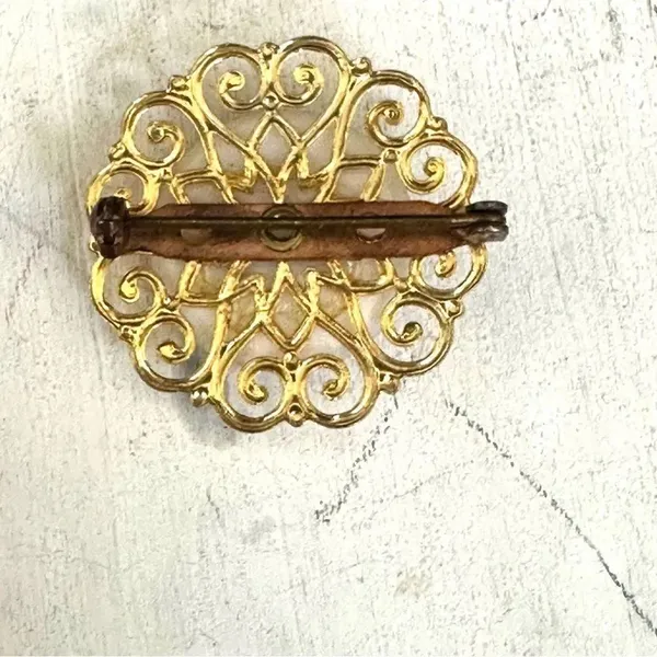 Gold tone flower pin - Image 5