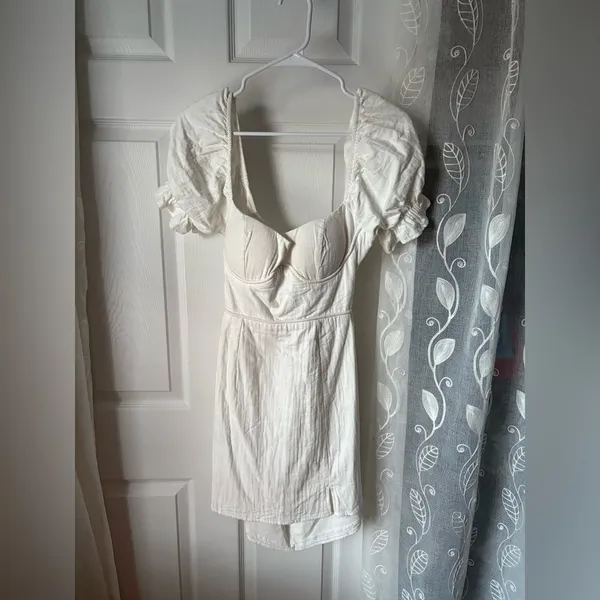 New NWT Here Comes the Sun mini dress back cutout puffy sleeves babydoll size M - Image 10