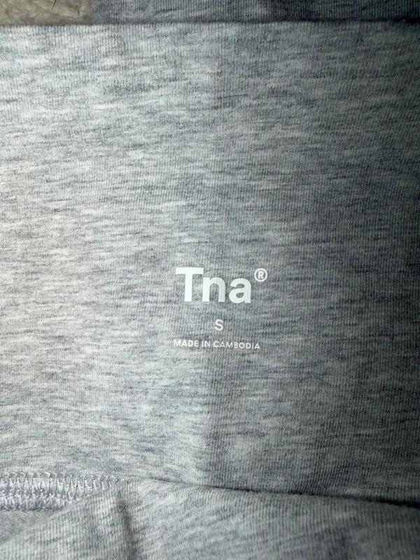 Tna Aritzia cotton yoga pants - Image 4