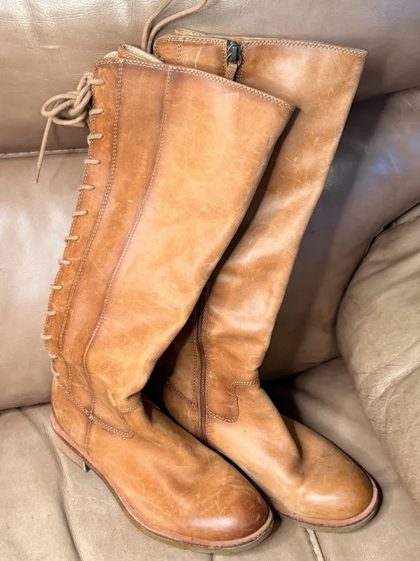 Sofft Tall Leather Boots Size 6.5 - Image 2