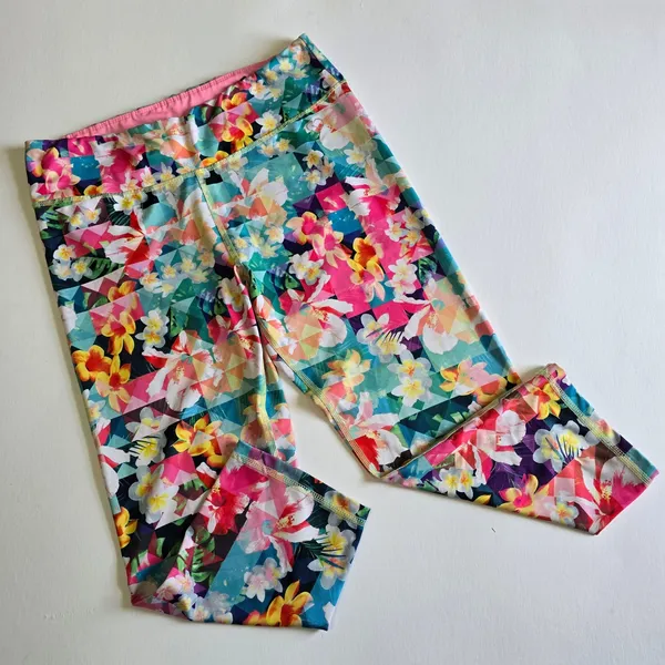 Live Love Dream Women's L/G Colorful Floral Geometric Capri Leggings Athletic - Image 2