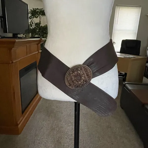 Chico’s Vintage Bead And Wood Buckle Waist Belt 40” - Image 2