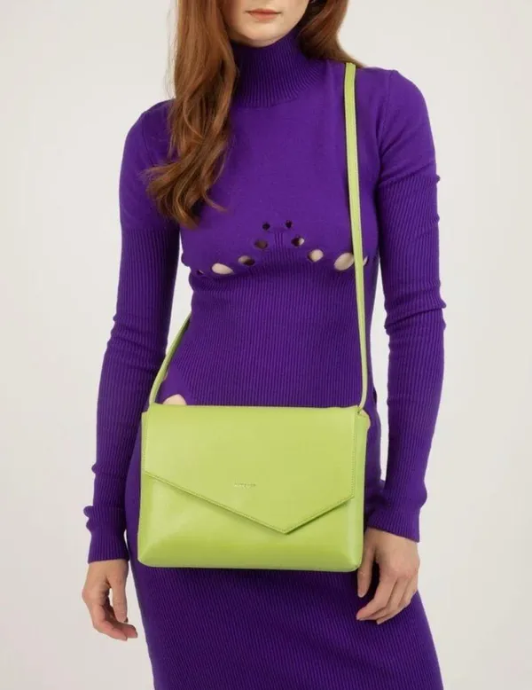 Matt and Natt Envelope Vegan Clutch Bag Missing Strap in Black - Image 3