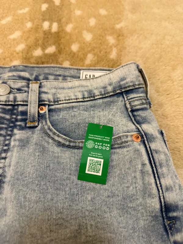 GAP Vintage Slim High Rise Jeans 26 2P Light Wash Split Hem NWT - Image 5