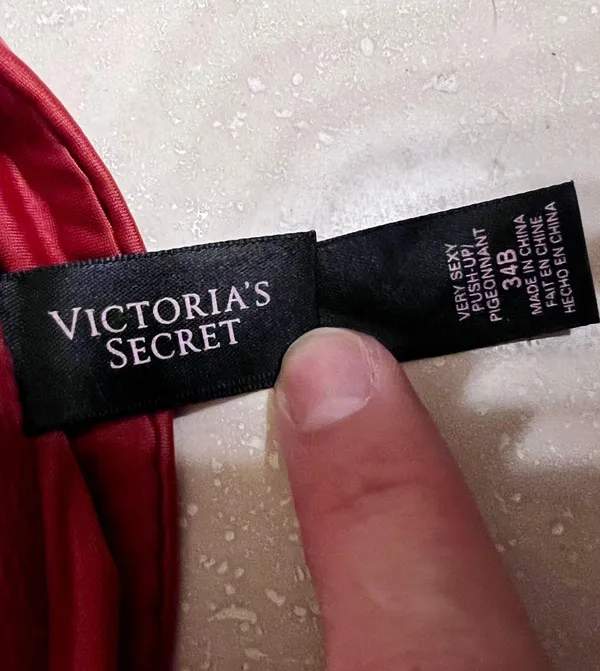 Victoria's Secret Very Sexy Push Up Bra 34B - Image 4