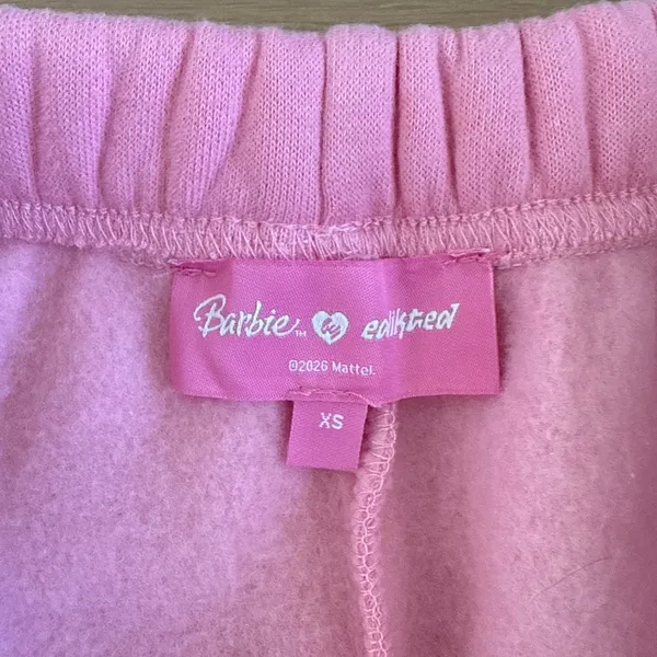 Edikted x Barbie Sweat Shorts Blossom Size XS Pink Red - Image 2