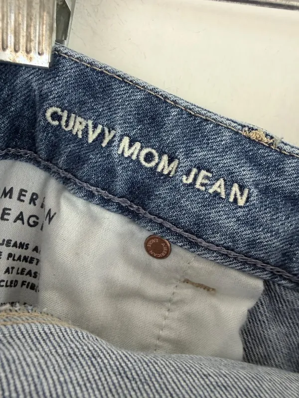 American Eagle Distressed Strigid Curvy Mom Jeans Medium Wash Size 14 SHORT EUC - Image 9