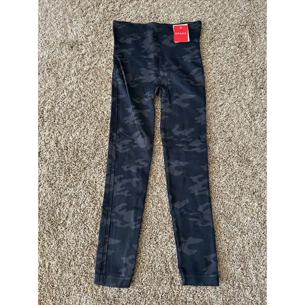 Spanx Size Small Look At Me Now Seamless Legging in Black Camo‎ NWT - Image 2