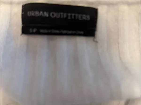 Urban Outfitters Cropped White Ribbed V-Neck Button Cardigan Sz S - Image 3