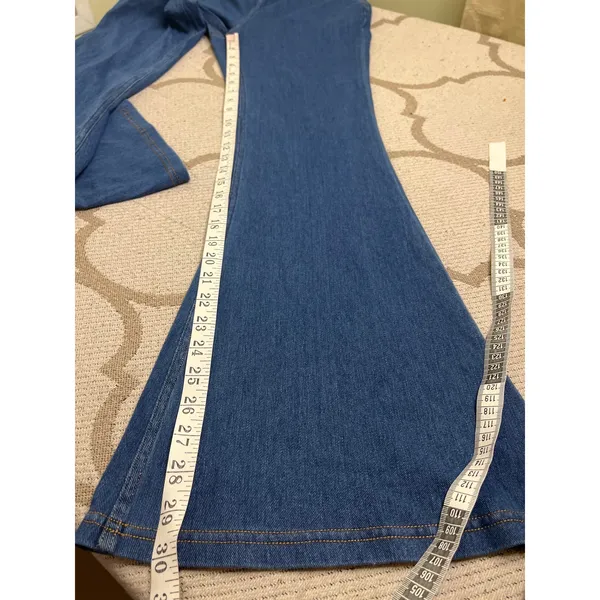 Halara Flex High Waisted Crossover Pocket Washed Flare Jeans Size Medium - Image 7