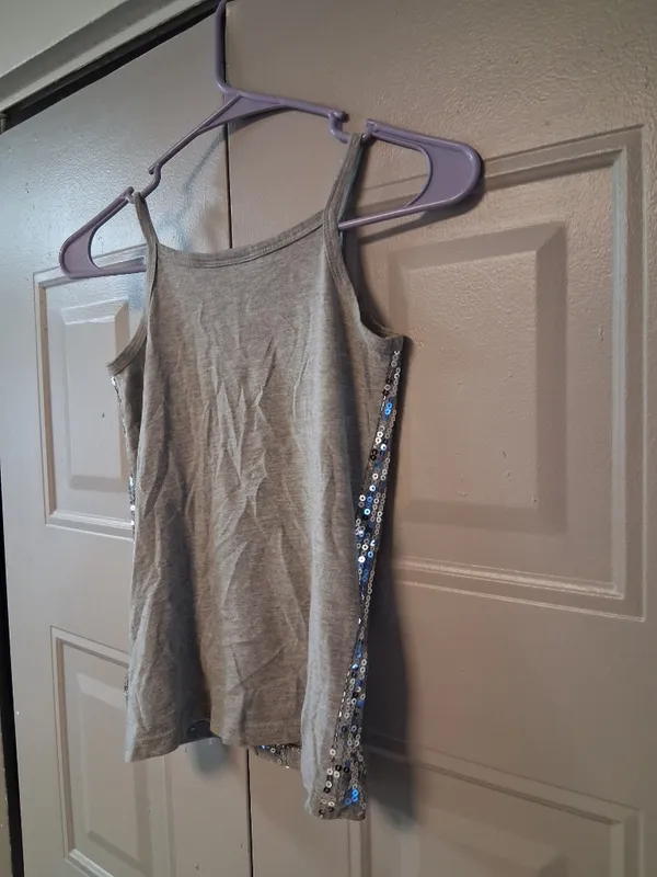Piper heavily sequined sleeveless tank y2k 2000s top in gray and silver size small. - Image 6