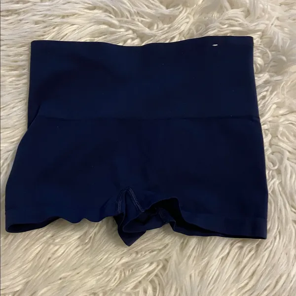 SPANX Navy High-Waist Bike Shorts size M BNWOT (O9) - Image 4