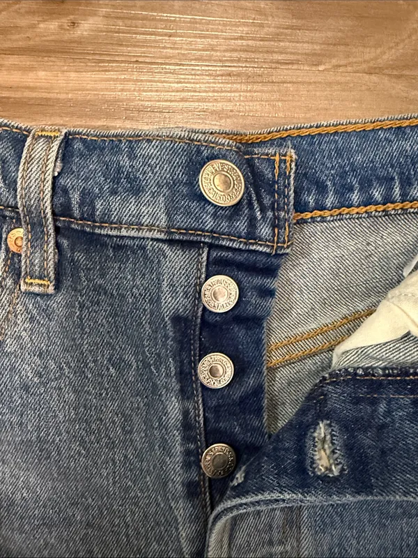 Levi’s Premium Ribcage Shorts Urban Oasis Raw Hem W27 $80 - Image 11