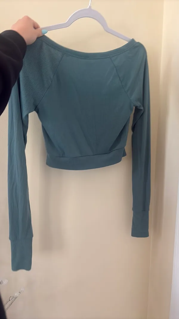 Old navy top - Image 3