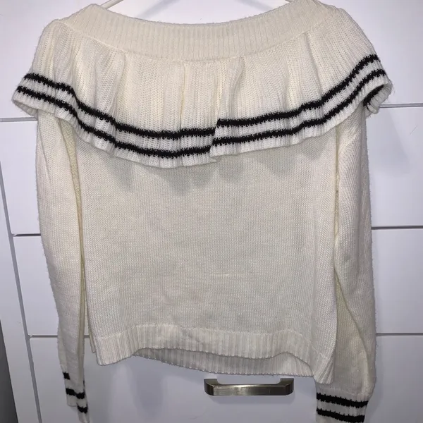 white off the shoulder ruffle sweater Size M - Image 3
