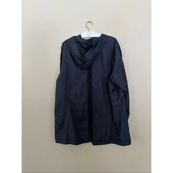 Maurices In Motion Black Light Weight Zip Up Top Woman’s Size 2 Stains/Marks - Image 7